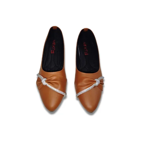 Get stylish and comfortable pump shoes for women. Features a sleek design, high-quality materials, and comfortable heel height. Order now.